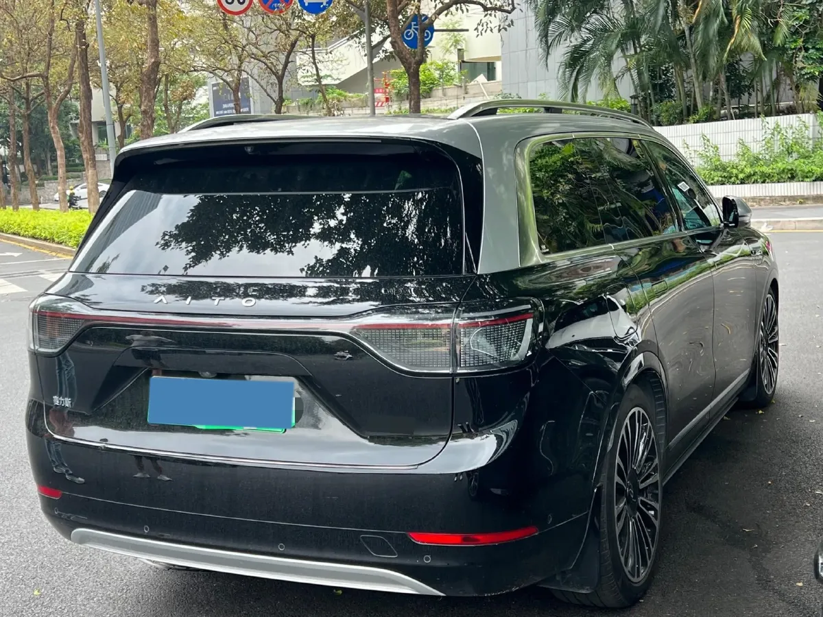 2024 AITO AITO M9 1.5T 152HP L4 REEV 42KWH,autocango,china used car exporter,china ev exporter,chinese used car exporter,chinese used ev exporter