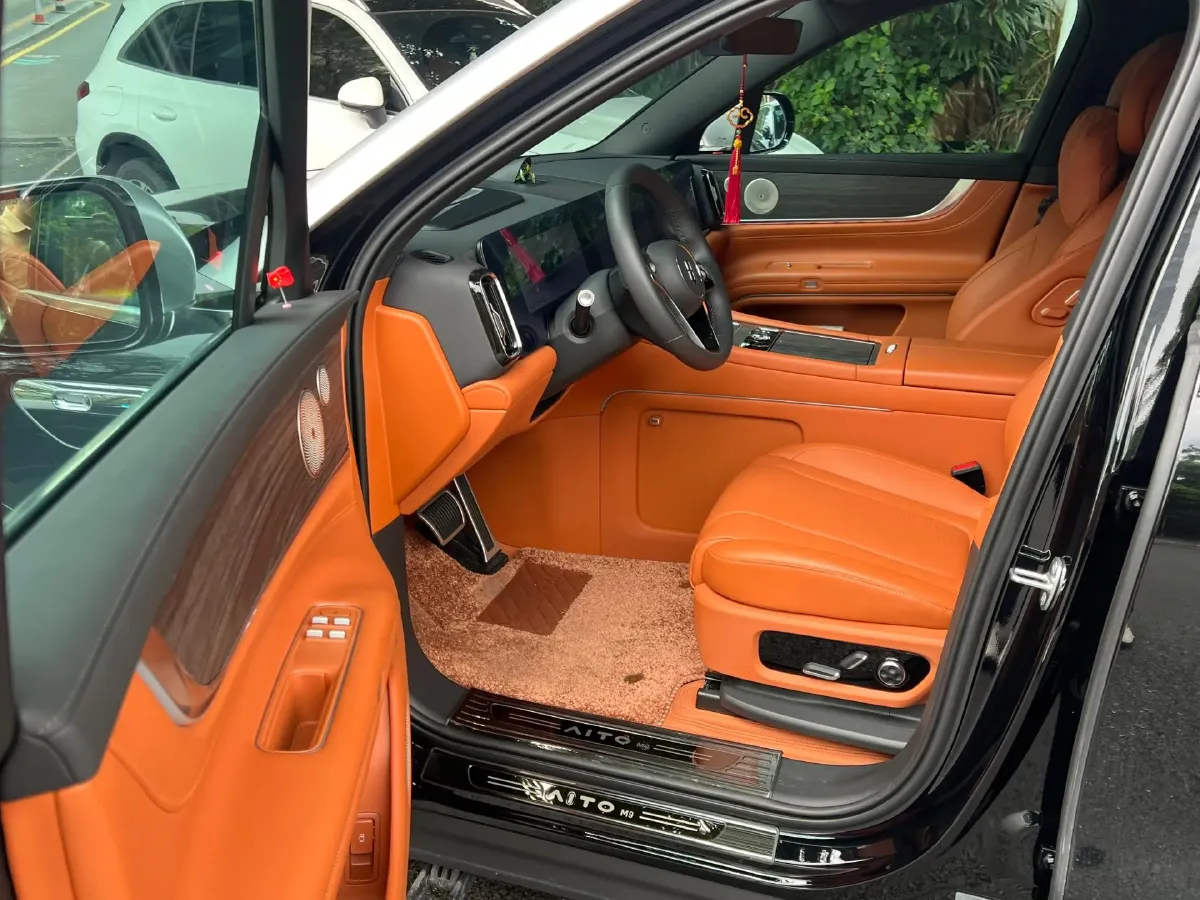 2024 AITO AITO M9 1.5T 152HP L4 REEV 42KWH,autocango,china used car exporter,china ev exporter,chinese used car exporter,chinese used ev exporter