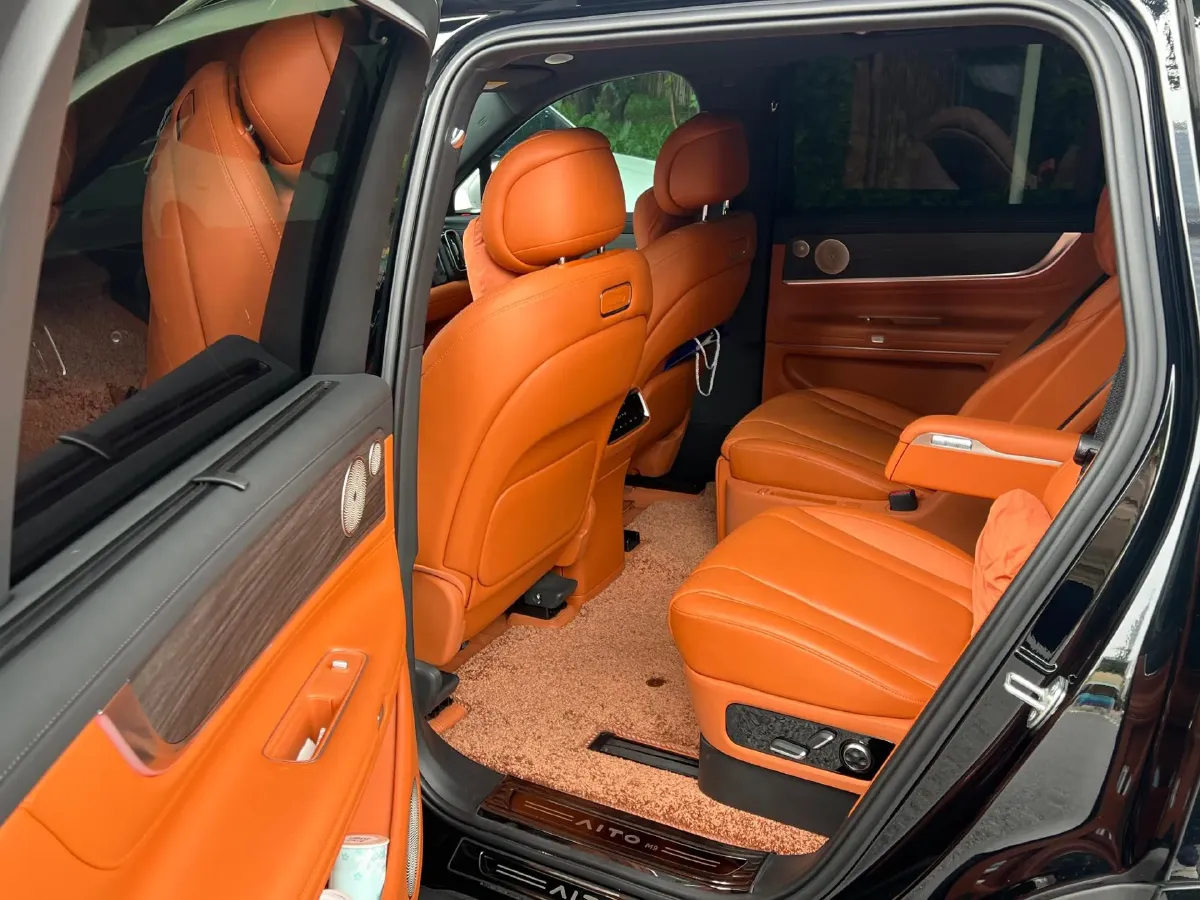 2024 AITO AITO M9 1.5T 152HP L4 REEV 42KWH,autocango,china used car exporter,china ev exporter,chinese used car exporter,chinese used ev exporter