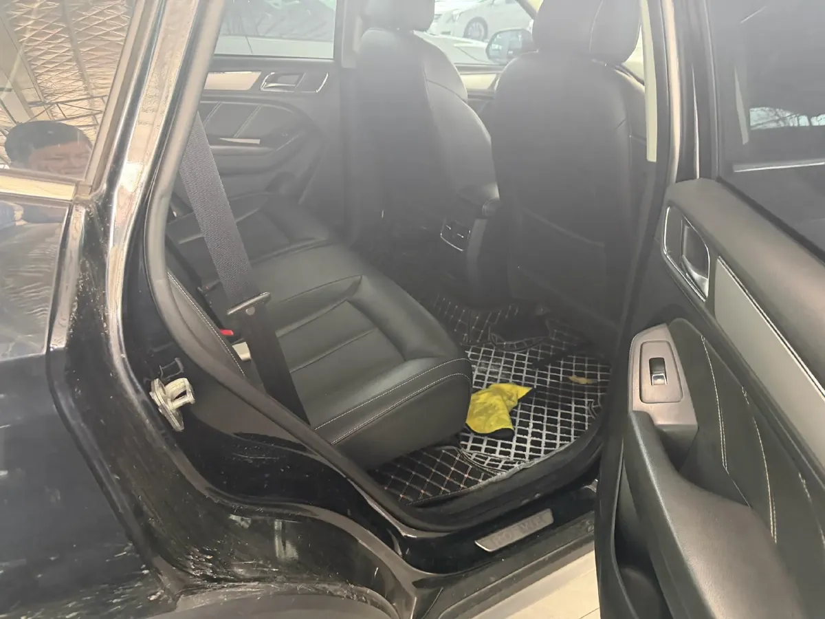 2019 Roewe i6 1.5T 169HP L4 7DCT,autocango,china used car exporter,china ev exporter,chinese used car exporter,chinese used ev exporter