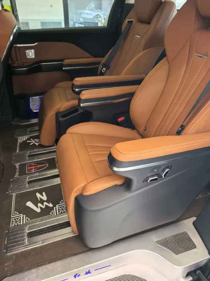 2023 HongQi HQ9 2.0T 252HP L4 8AT,autocango,china used car exporter,china ev exporter,chinese used car exporter,chinese used ev exporter