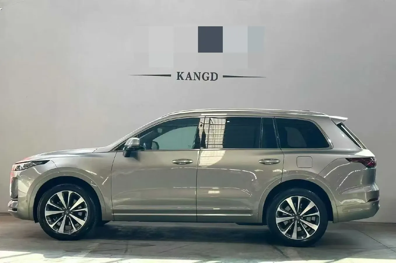 2020 Li ONE Range Extended 131HP REEV 40.5KWH,autocango,china used car exporter,china ev exporter,chinese used car exporter,chinese used ev exporter