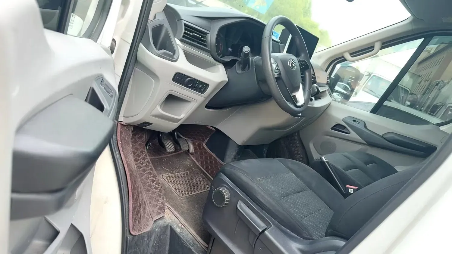 2020 MAXUS XinTu V90 2.0T 148HP L4 6MT,autocango,china used car exporter,china ev exporter,chinese used car exporter,chinese used ev exporter