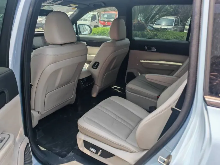 2020 Li ONE Range Extended 131HP REEV 40.5KWH,autocango,china used car exporter,china ev exporter,chinese used car exporter,chinese used ev exporter