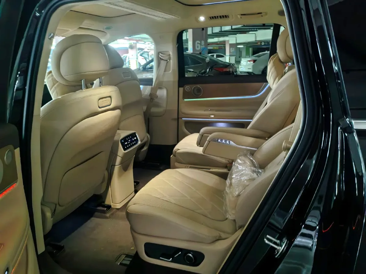 2024 AITO AITO M9 1.5T 152HP L4 REEV 42KWH,autocango,china used car exporter,china ev exporter,chinese used car exporter,chinese used ev exporter