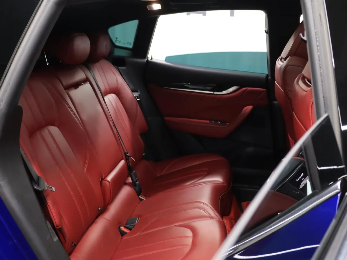 2022 Maserati Levante 3.0T 350HP V6 8AT,autocango,china used car exporter,china ev exporter,chinese used car exporter,chinese used ev exporter