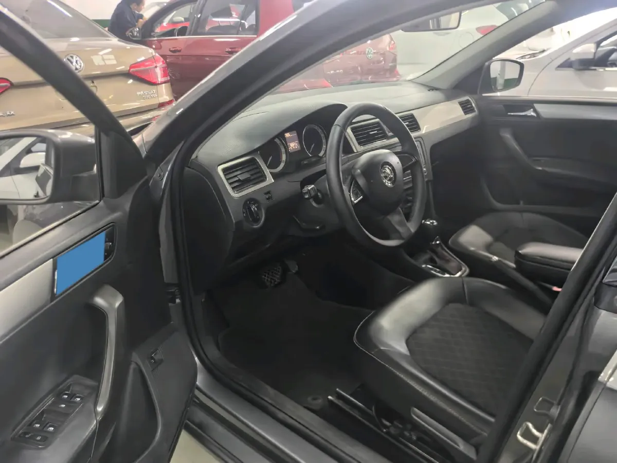 2019 Skoda Rapid Spaceback 1.5L 110HP L4 6AT,autocango,china used car exporter,china ev exporter,chinese used car exporter,chinese used ev exporter