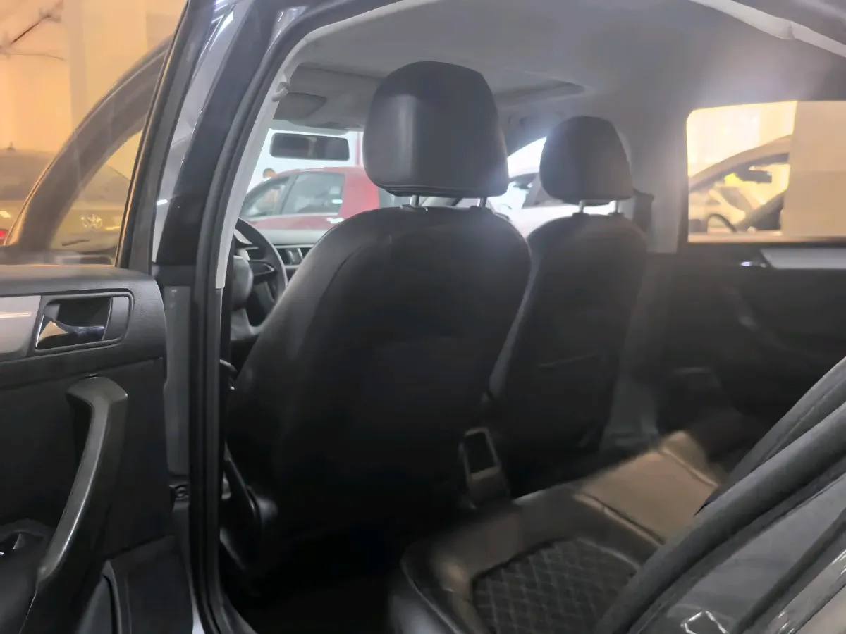 2019 Skoda Rapid Spaceback 1.5L 110HP L4 6AT,autocango,china used car exporter,china ev exporter,chinese used car exporter,chinese used ev exporter