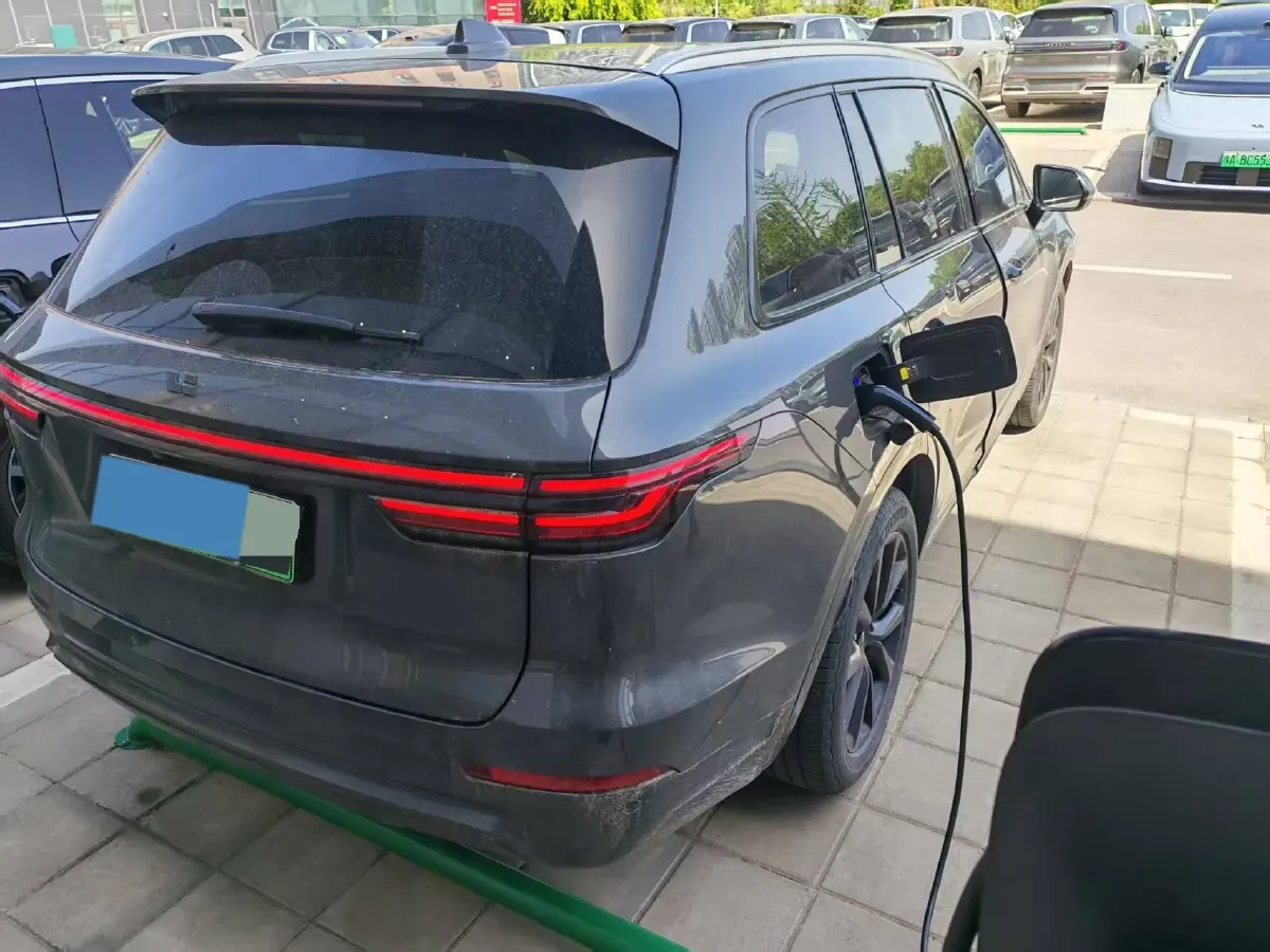 2020 Li ONE Range Extended 131HP REEV 40.5KWH,autocango,china used car exporter,china ev exporter,chinese used car exporter,chinese used ev exporter