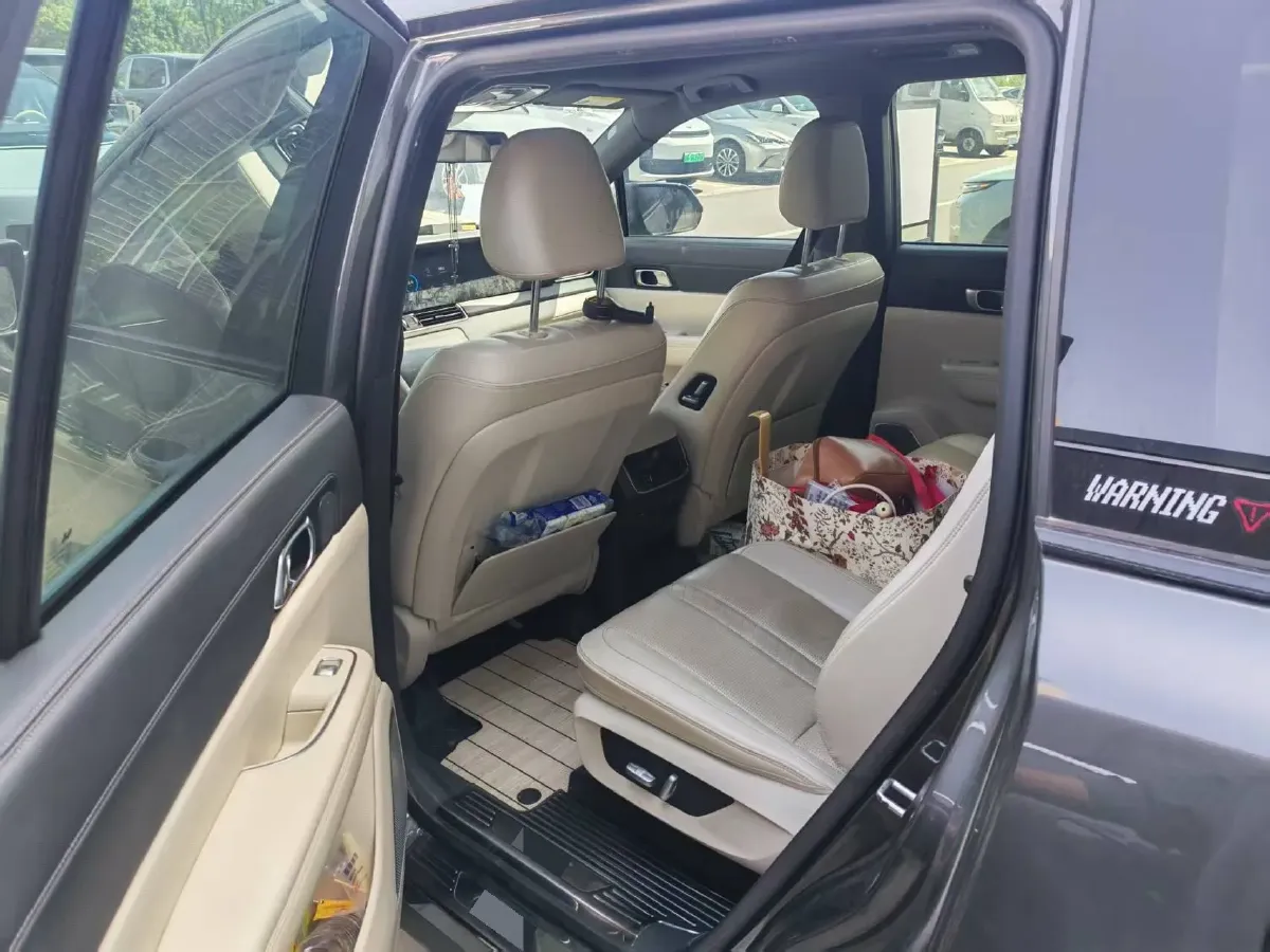 2020 Li ONE Range Extended 131HP REEV 40.5KWH,autocango,china used car exporter,china ev exporter,chinese used car exporter,chinese used ev exporter