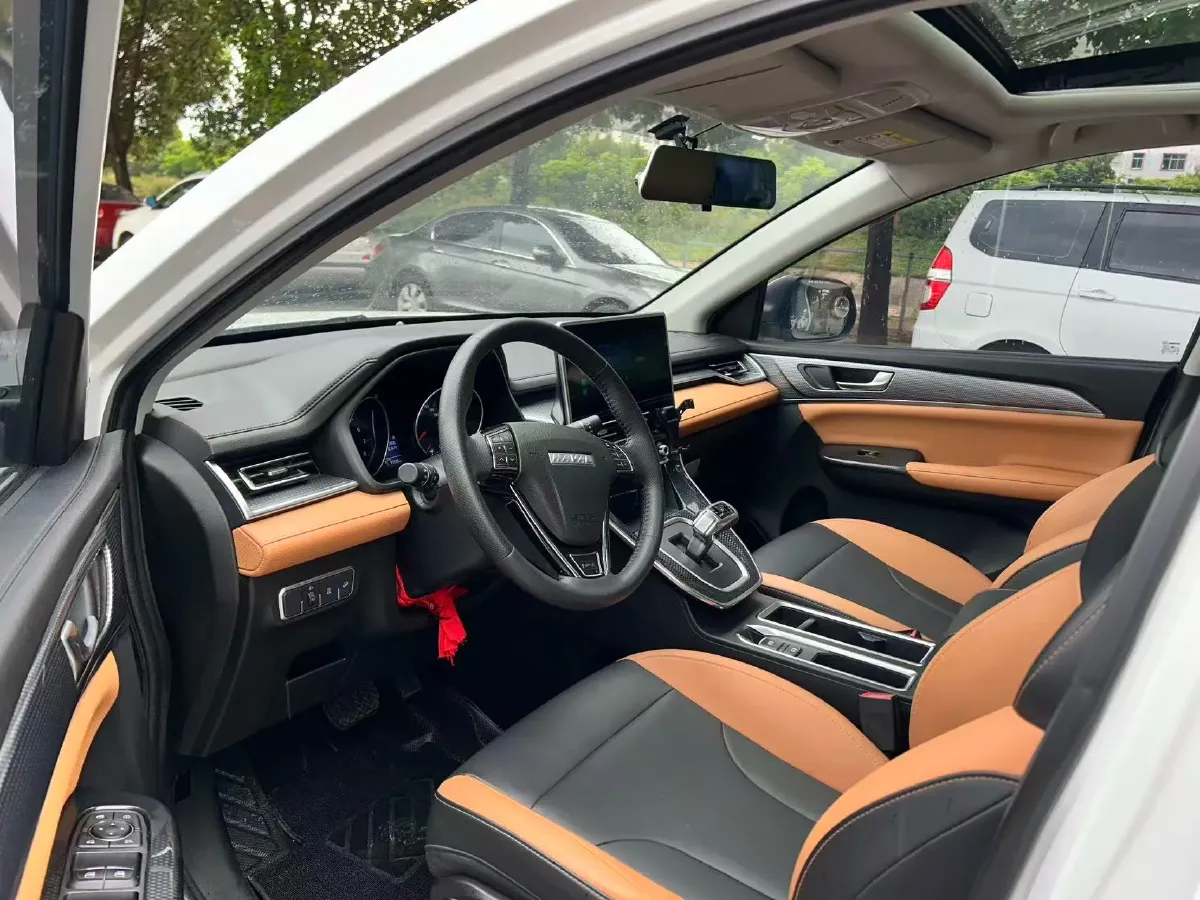 2021 Haval M6 1.5T 150HP L4 7DCT,autocango,china used car exporter,china ev exporter,chinese used car exporter,chinese used ev exporter