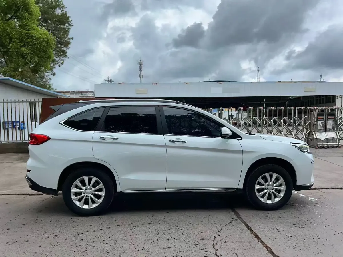 2021 Haval M6 1.5T 150HP L4 7DCT,autocango,china used car exporter,china ev exporter,chinese used car exporter,chinese used ev exporter
