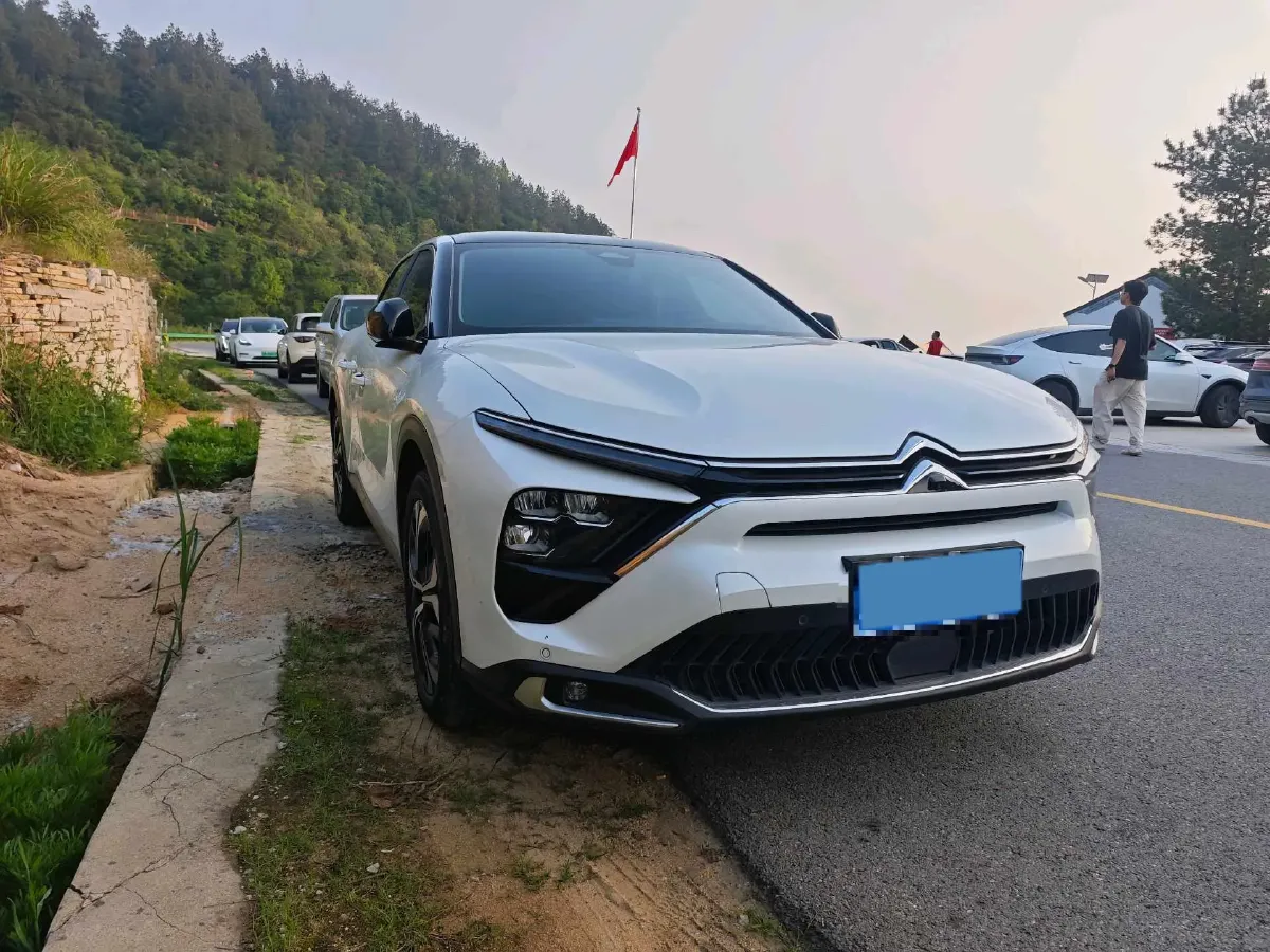 2021 Citroen C5 X 1.6T 175HP L4 8AT,autocango,china used car exporter,china ev exporter,chinese used car exporter,chinese used ev exporter