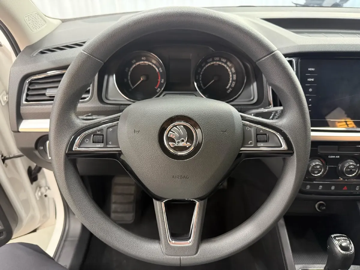 2021 Skoda Kamiq 1.5L 112HP L4 6AT,autocango,china used car exporter,china ev exporter,chinese used car exporter,chinese used ev exporter