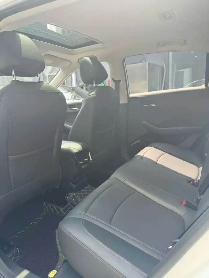2024 Roewe i5 1.5L 129HP L4 CVT,autocango,china used car exporter,china ev exporter,chinese used car exporter,chinese used ev exporter
