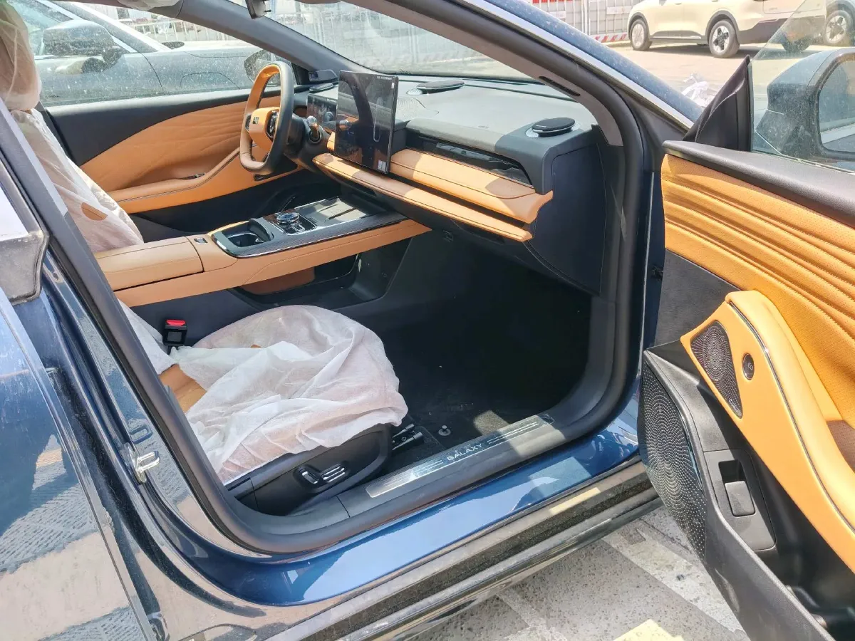 2025 Geely Galaxy Starshine 8 1.5T 163HP L4 3DHT PHEV 18.4KWH,autocango,china used car exporter,china ev exporter,chinese used car exporter,chinese used ev exporter