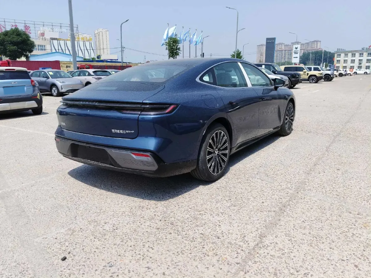 2025 Geely Galaxy Starshine 8 1.5T 163HP L4 3DHT PHEV 18.4KWH,autocango,china used car exporter,china ev exporter,chinese used car exporter,chinese used ev exporter