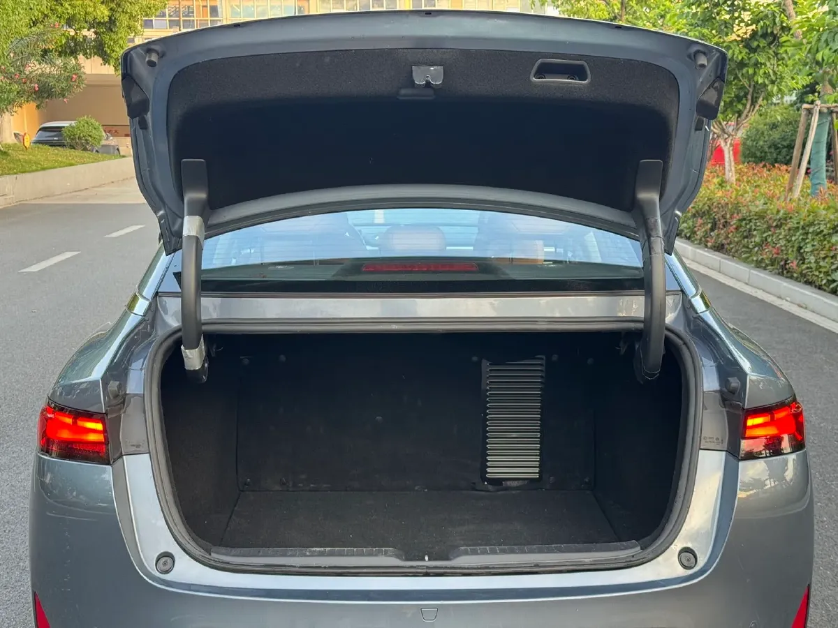 2021 Xpeng P5 BEV 71.4KWH,autocango,china used car exporter,china ev exporter,chinese used car exporter,chinese used ev exporter