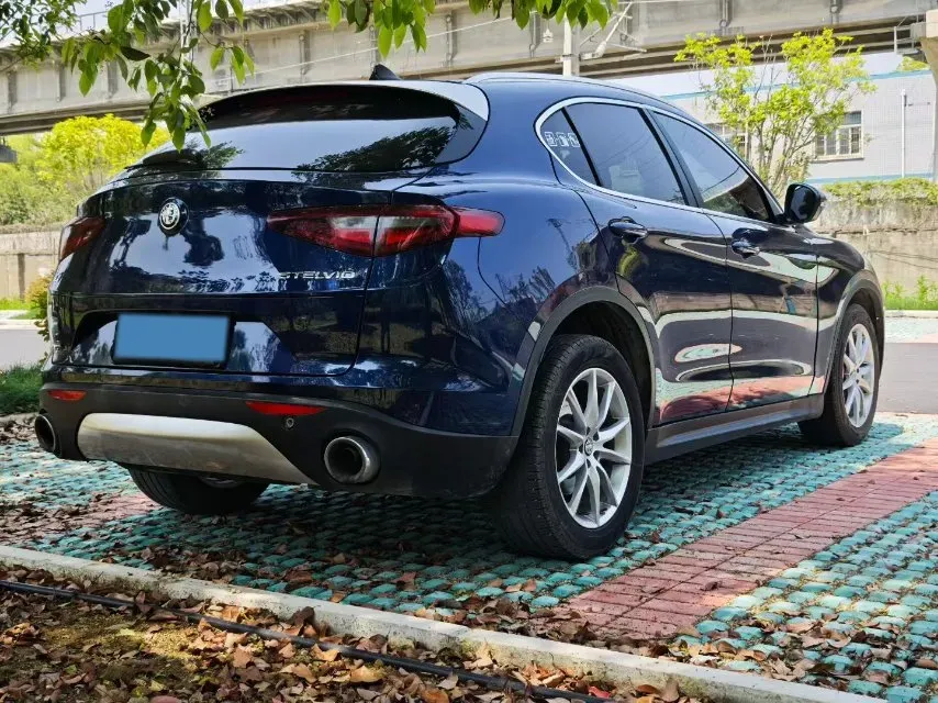 2017 Jaguar XE 2.0T 240HP L4 8AT,autocango,china used car exporter,china ev exporter,chinese used car exporter,chinese used ev exporter