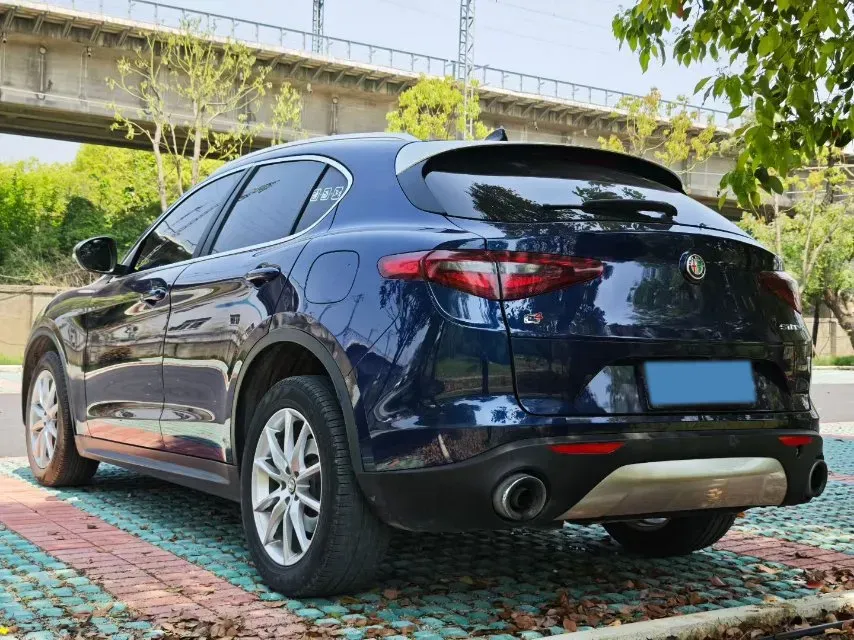 2017 Jaguar XE 2.0T 240HP L4 8AT,autocango,china used car exporter,china ev exporter,chinese used car exporter,chinese used ev exporter