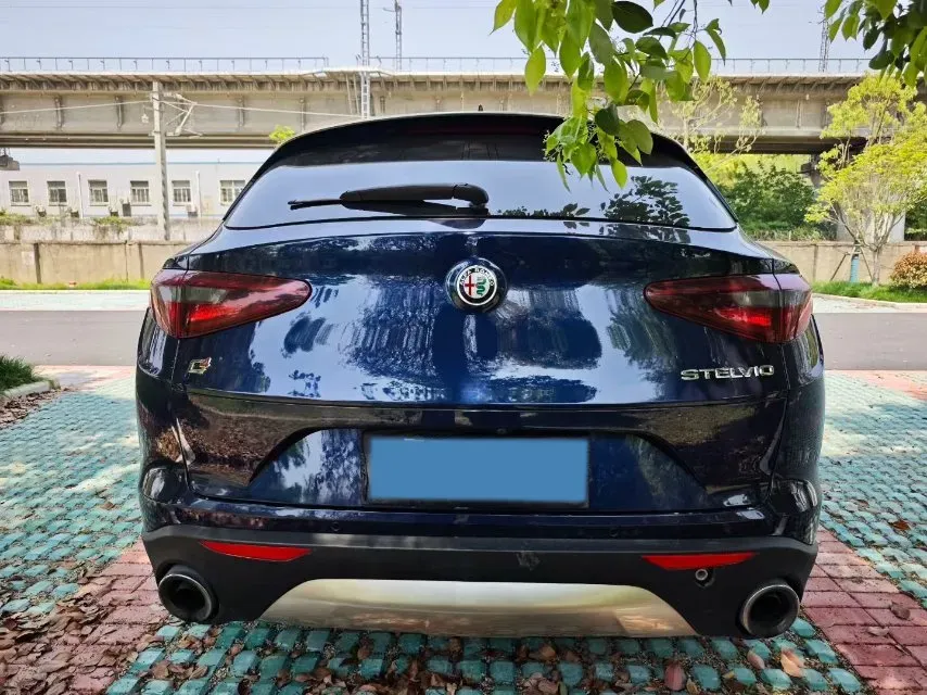 2017 Jaguar XE 2.0T 240HP L4 8AT,autocango,china used car exporter,china ev exporter,chinese used car exporter,chinese used ev exporter