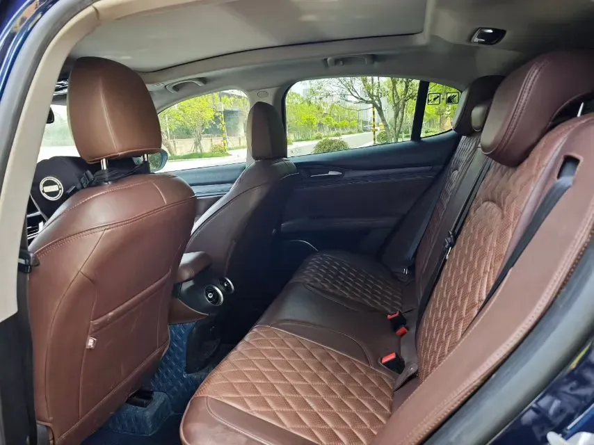 2017 Jaguar XE 2.0T 240HP L4 8AT,autocango,china used car exporter,china ev exporter,chinese used car exporter,chinese used ev exporter