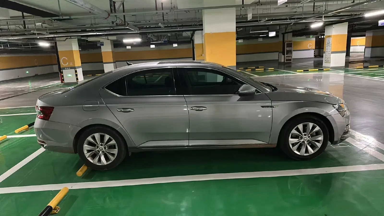 2019 Skoda Superb 1.4T 150HP L4 7DCT,autocango,china used car exporter,china ev exporter,chinese used car exporter,chinese used ev exporter