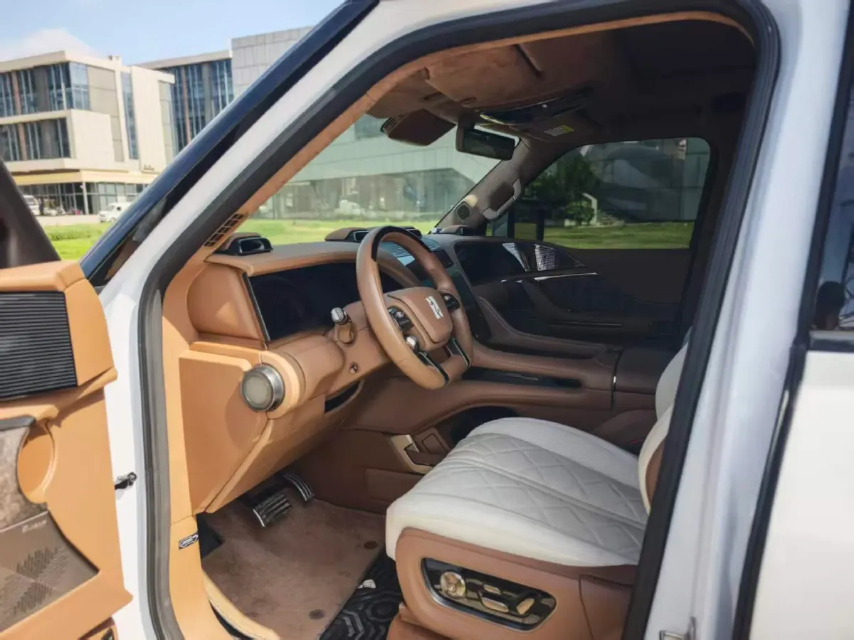 2023 YangWang U8 2.0T 272HP L4 REEV 49.05KWH,autocango,china used car exporter,china ev exporter,chinese used car exporter,chinese used ev exporter