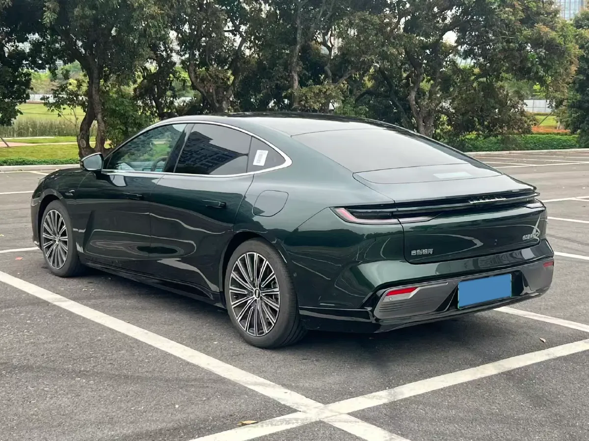 2025 Geely Galaxy Starshine 8 1.5T 163HP L4 3DHT PHEV 27.69KWH,autocango,china used car exporter,china ev exporter,chinese used car exporter,chinese used ev exporter