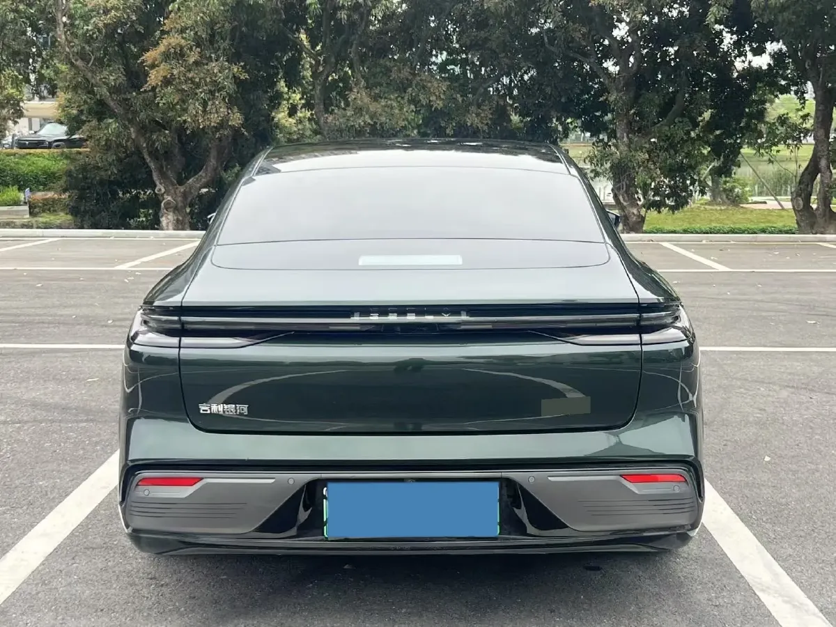 2025 Geely Galaxy Starshine 8 1.5T 163HP L4 3DHT PHEV 27.69KWH,autocango,china used car exporter,china ev exporter,chinese used car exporter,chinese used ev exporter