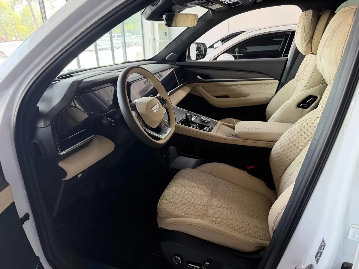 2025 Geely Monjaro 2.0T 238HP L4 8AT,autocango,china used car exporter,china ev exporter,chinese used car exporter,chinese used ev exporter