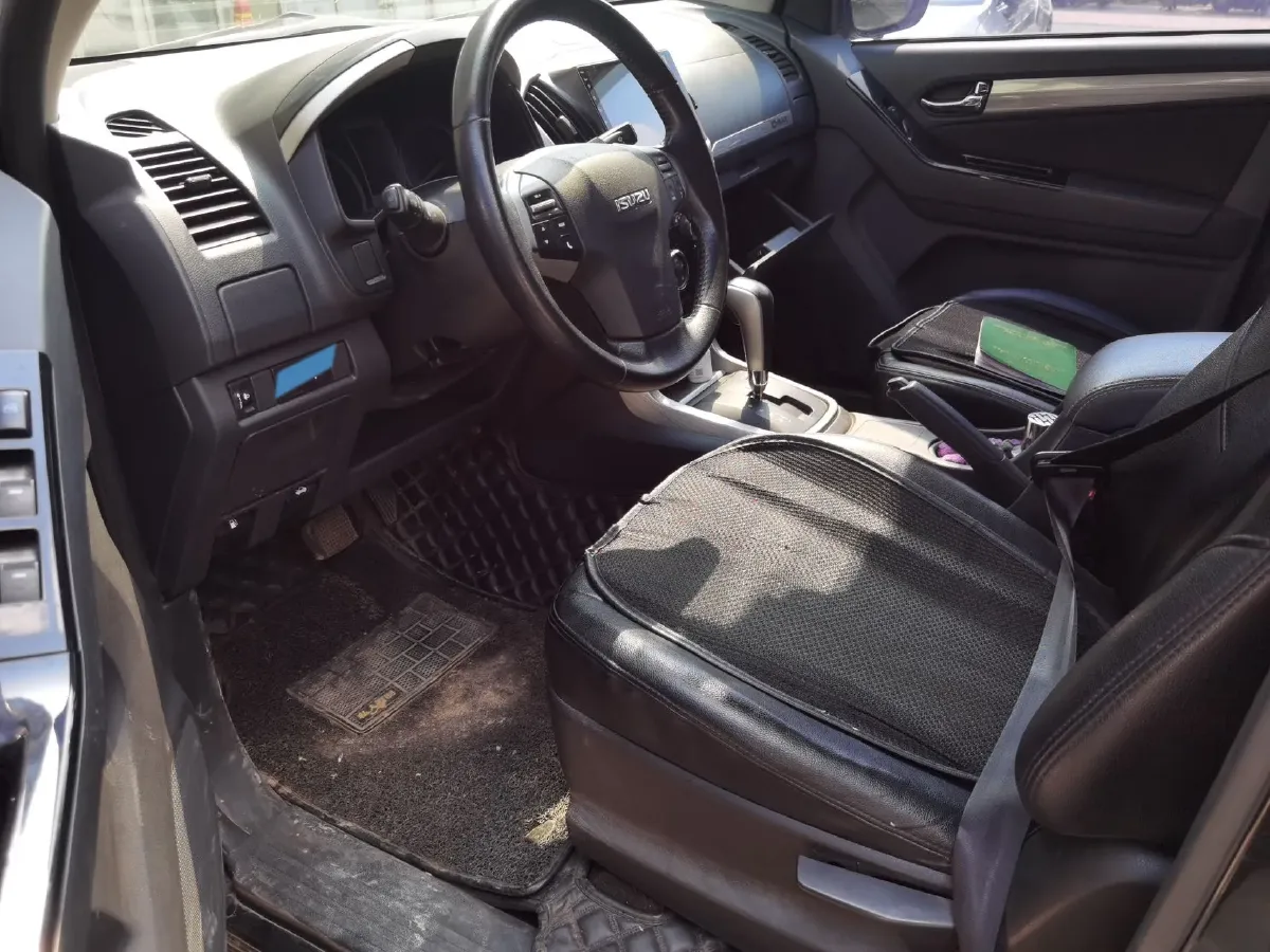 2018 Isuzu D-MAX 3.0T 177HP L4 6AT,autocango,china used car exporter,china ev exporter,chinese used car exporter,chinese used ev exporter
