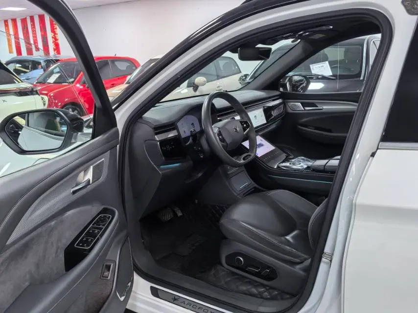 2021 ARCFOX αT BEV 93.6KWH,autocango,china used car exporter,china ev exporter,chinese used car exporter,chinese used ev exporter