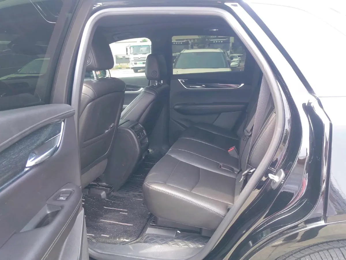 2021 Cadillac XT5 2.0T 237HP L4 9AT,autocango,china used car exporter,china ev exporter,chinese used car exporter,chinese used ev exporter