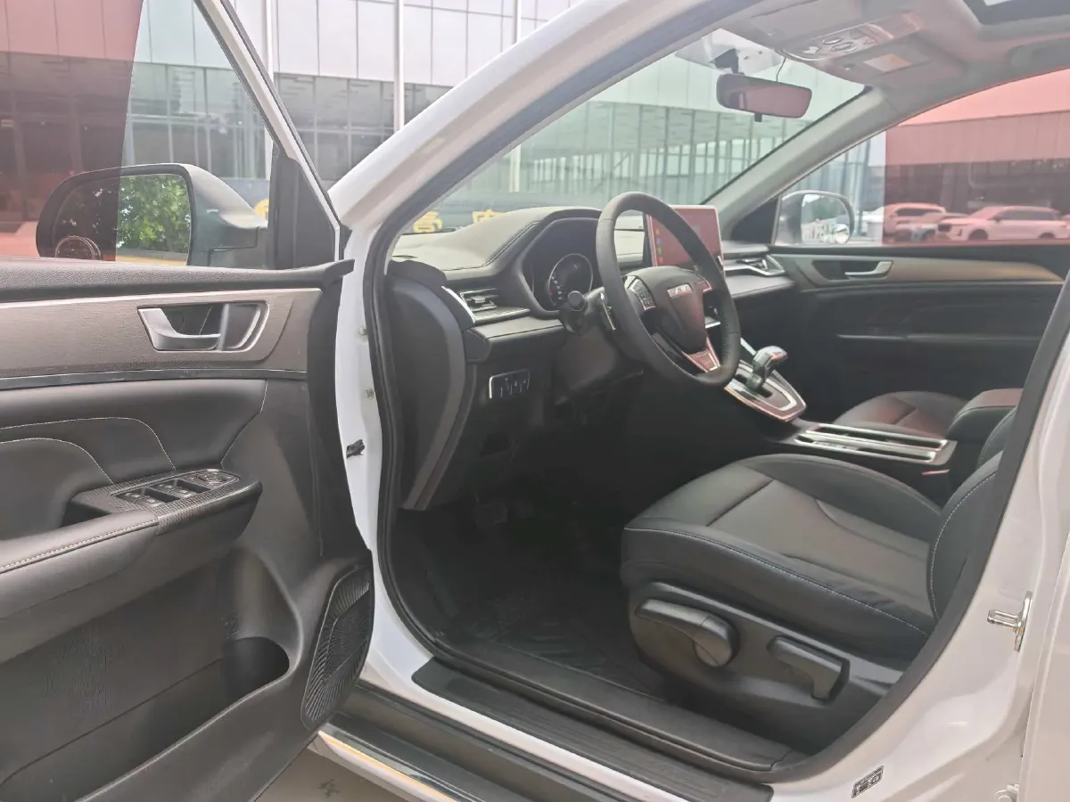 2021 Haval M6 1.5T 150HP L4 7DCT,autocango,china used car exporter,china ev exporter,chinese used car exporter,chinese used ev exporter