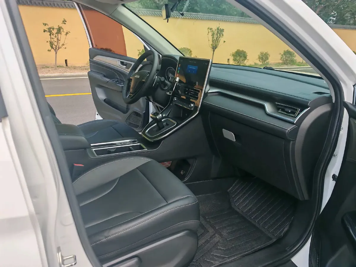 2021 Haval M6 1.5T 150HP L4 7DCT,autocango,china used car exporter,china ev exporter,chinese used car exporter,chinese used ev exporter