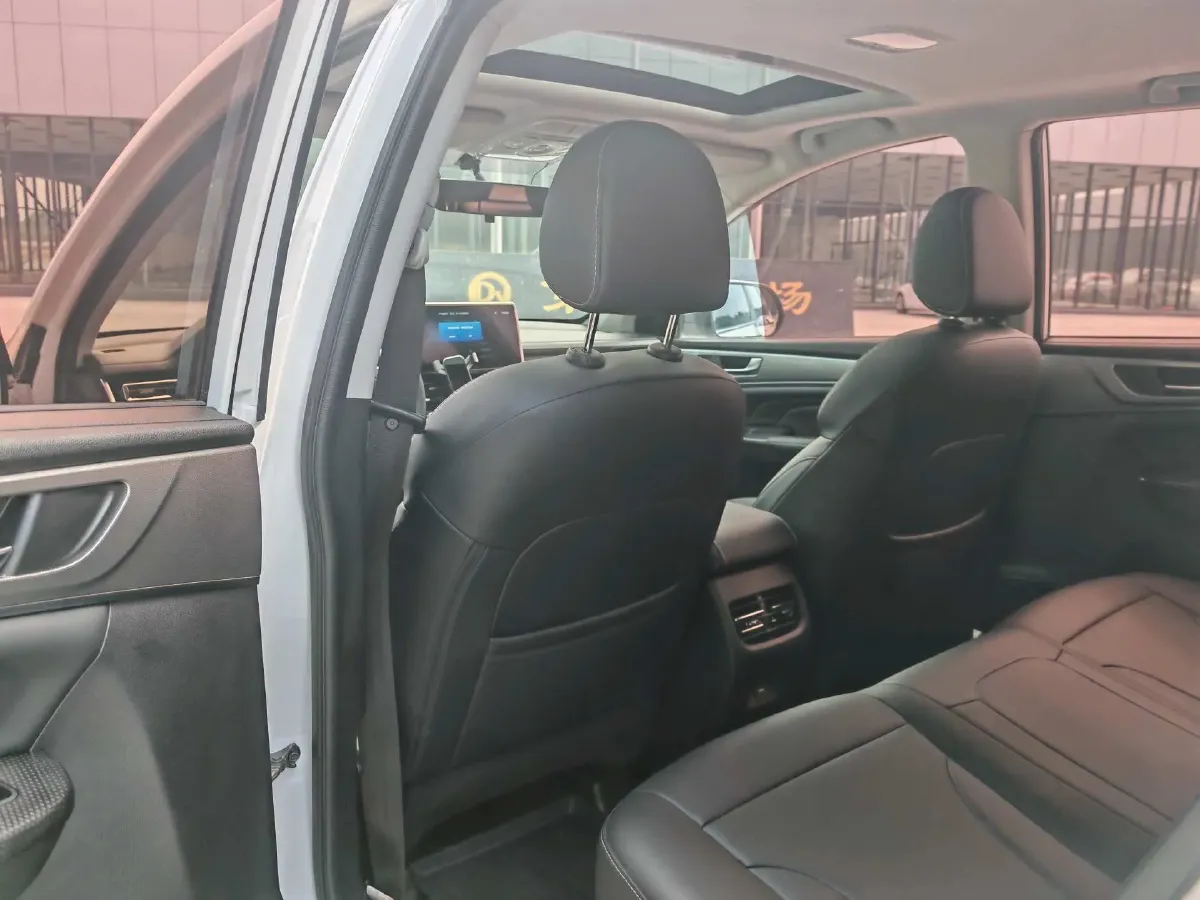 2021 Haval M6 1.5T 150HP L4 7DCT,autocango,china used car exporter,china ev exporter,chinese used car exporter,chinese used ev exporter