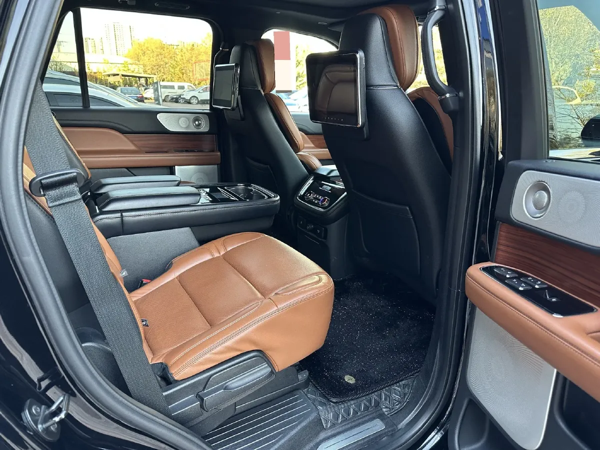 2018 Lincoln Navigator 3.5T 415HP V6 10AT,autocango,china used car exporter,china ev exporter,chinese used car exporter,chinese used ev exporter