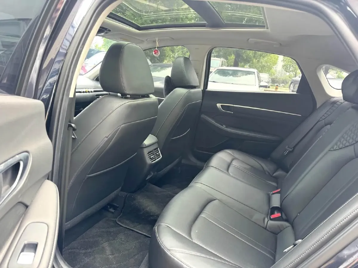 2020 Hyundai Sonata 1.5T 170HP L4 7DCT,autocango,china used car exporter,china ev exporter,chinese used car exporter,chinese used ev exporter