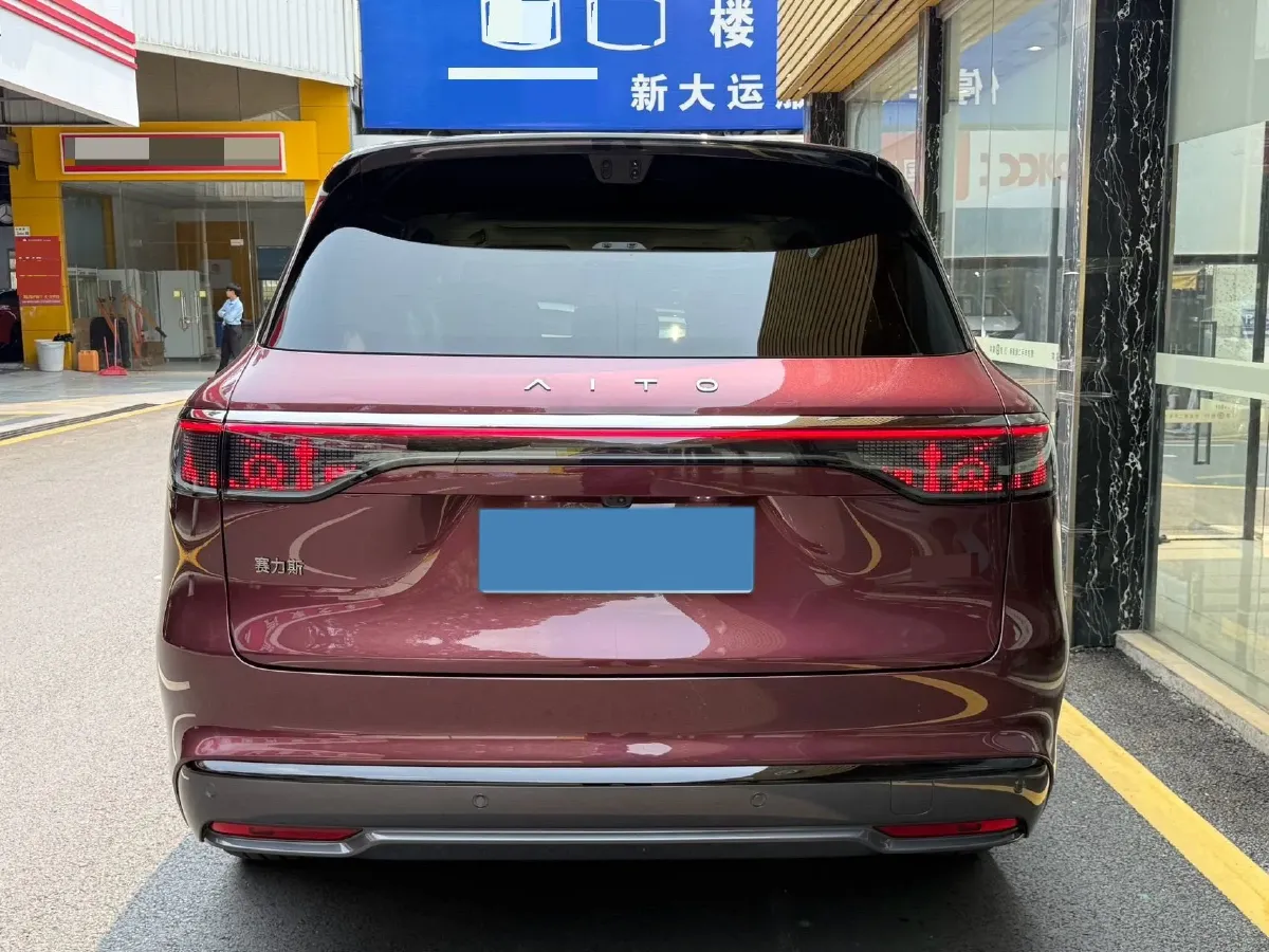 2025 AITO AITO M8 REEV 160HP REEV 53.4KWH,autocango,china used car exporter,china ev exporter,chinese used car exporter,chinese used ev exporter