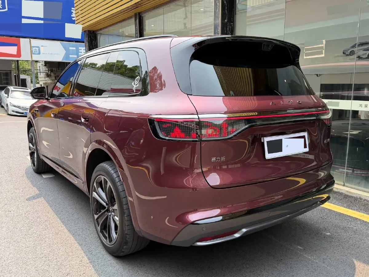 2025 AITO AITO M8 REEV 160HP REEV 53.4KWH,autocango,china used car exporter,china ev exporter,chinese used car exporter,chinese used ev exporter