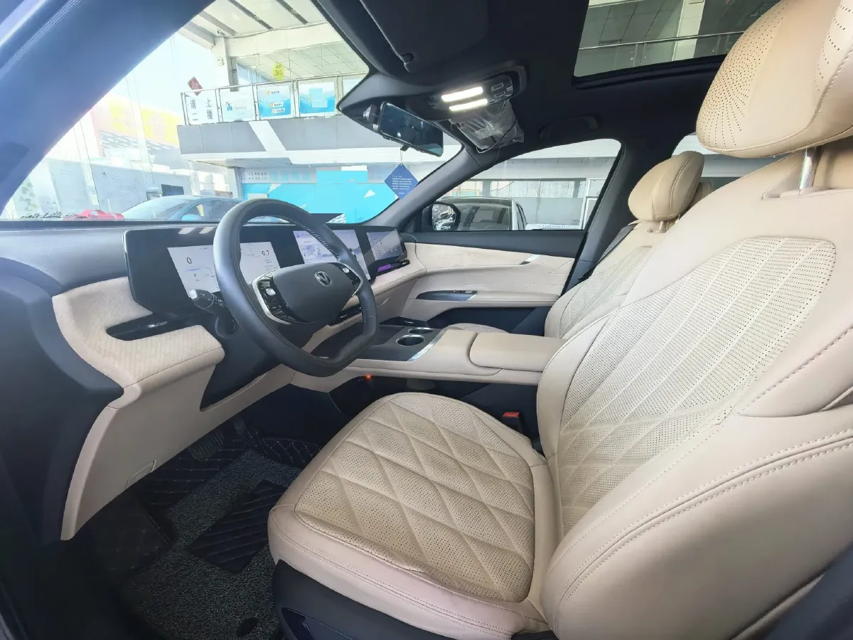 2025 ChangAn CS75 Plus 1.5T 192HP L4 8AT,autocango,china used car exporter,china ev exporter,chinese used car exporter,chinese used ev exporter