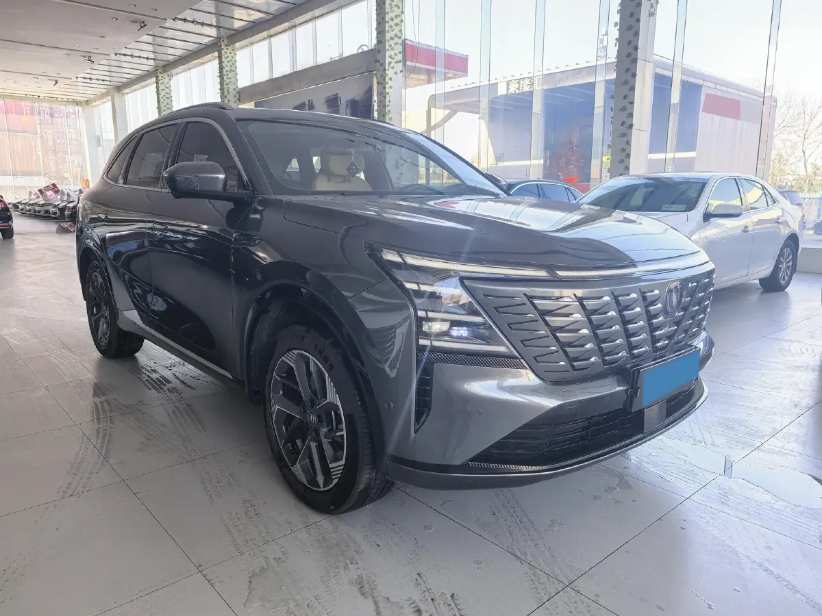 2025 ChangAn CS75 Plus 1.5T 192HP L4 8AT,autocango,china used car exporter,china ev exporter,chinese used car exporter,chinese used ev exporter