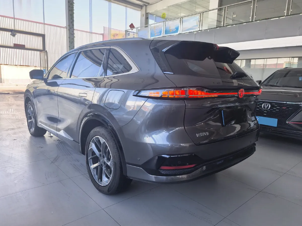 2025 ChangAn CS75 Plus 1.5T 192HP L4 8AT,autocango,china used car exporter,china ev exporter,chinese used car exporter,chinese used ev exporter
