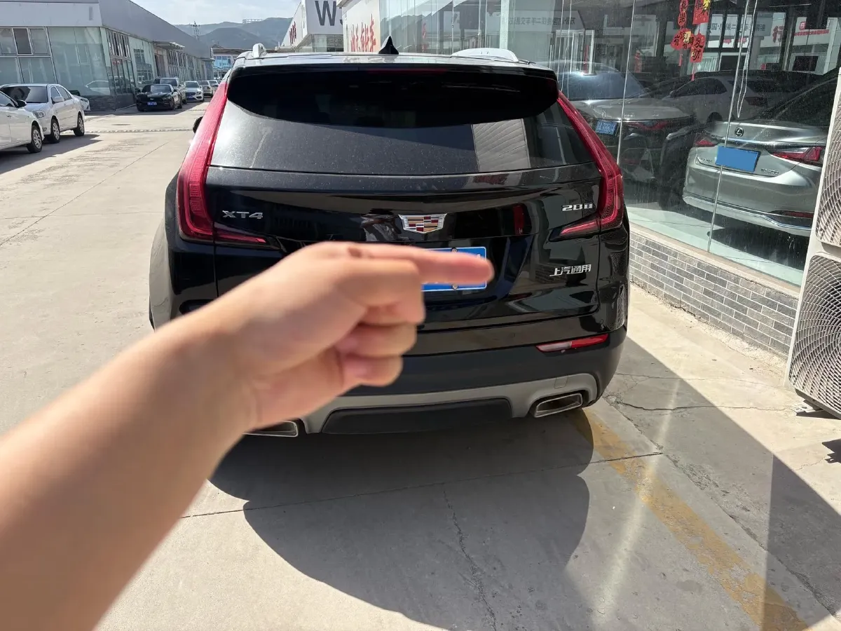 2022 Cadillac XT4 2.0T 237HP L4 9AT,autocango,china used car exporter,china ev exporter,chinese used car exporter,chinese used ev exporter