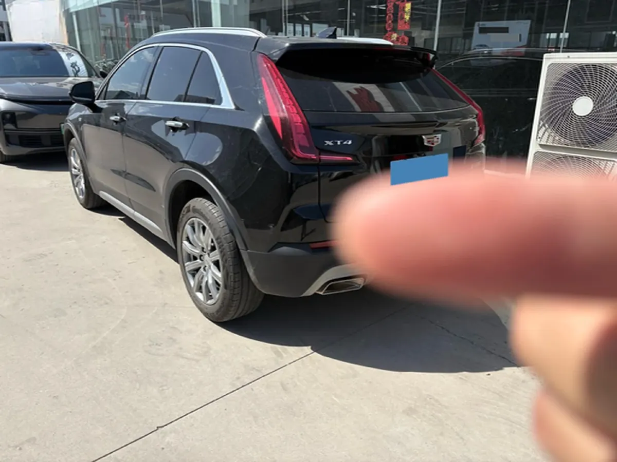 2022 Cadillac XT4 2.0T 237HP L4 9AT,autocango,china used car exporter,china ev exporter,chinese used car exporter,chinese used ev exporter