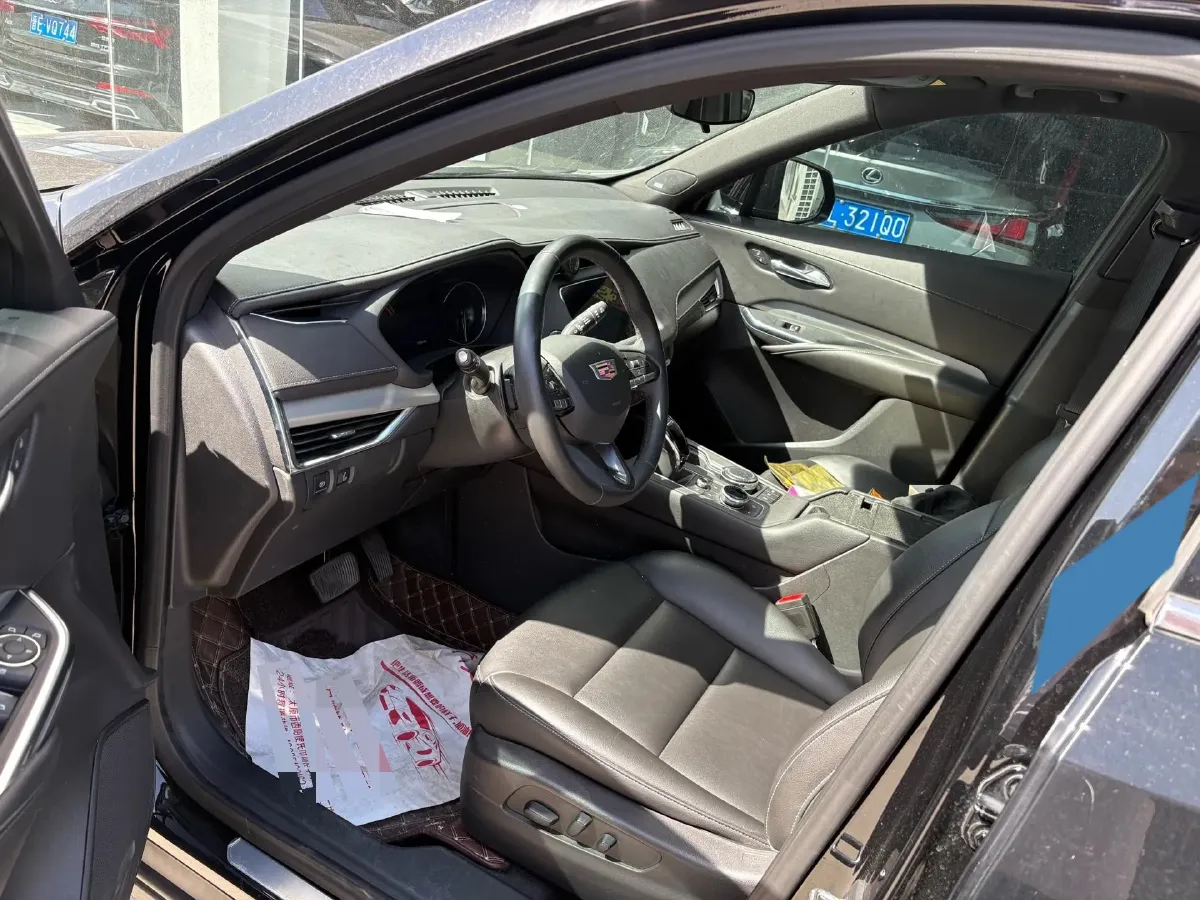 2022 Cadillac XT4 2.0T 237HP L4 9AT,autocango,china used car exporter,china ev exporter,chinese used car exporter,chinese used ev exporter