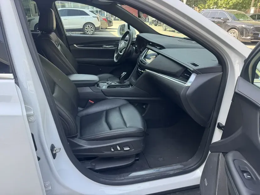 2022 Cadillac XT5 2.0T 237HP L4 9AT,autocango,china used car exporter,china ev exporter,chinese used car exporter,chinese used ev exporter