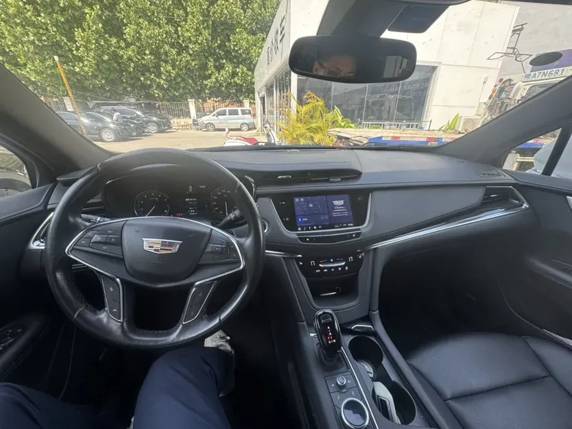 2022 Cadillac XT5 2.0T 237HP L4 9AT,autocango,china used car exporter,china ev exporter,chinese used car exporter,chinese used ev exporter