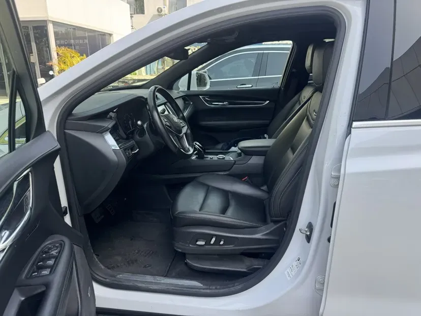 2022 Cadillac XT5 2.0T 237HP L4 9AT,autocango,china used car exporter,china ev exporter,chinese used car exporter,chinese used ev exporter